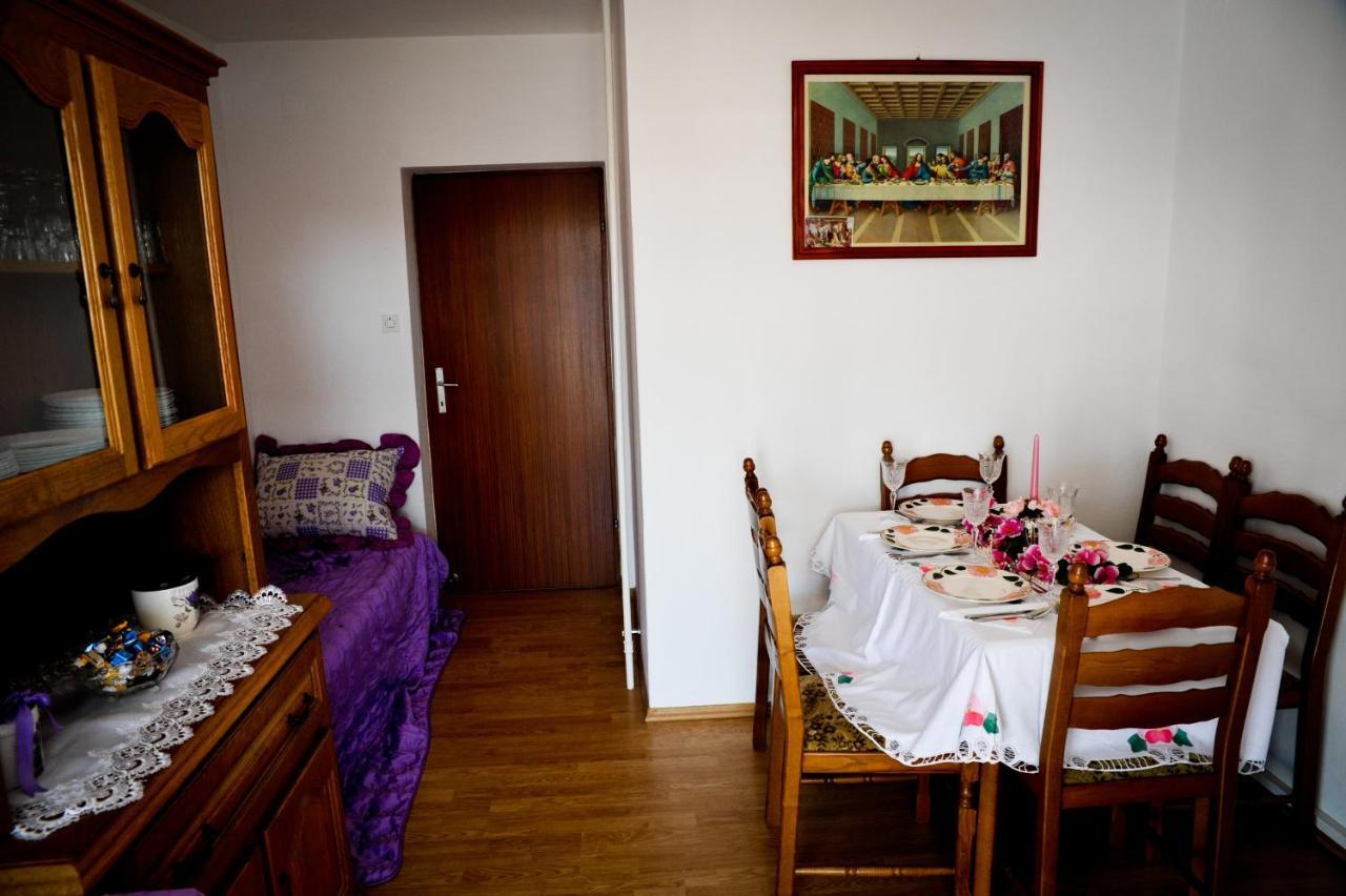 Apartments With A Parking Space Kampor, Rab - 14998 Exterior photo